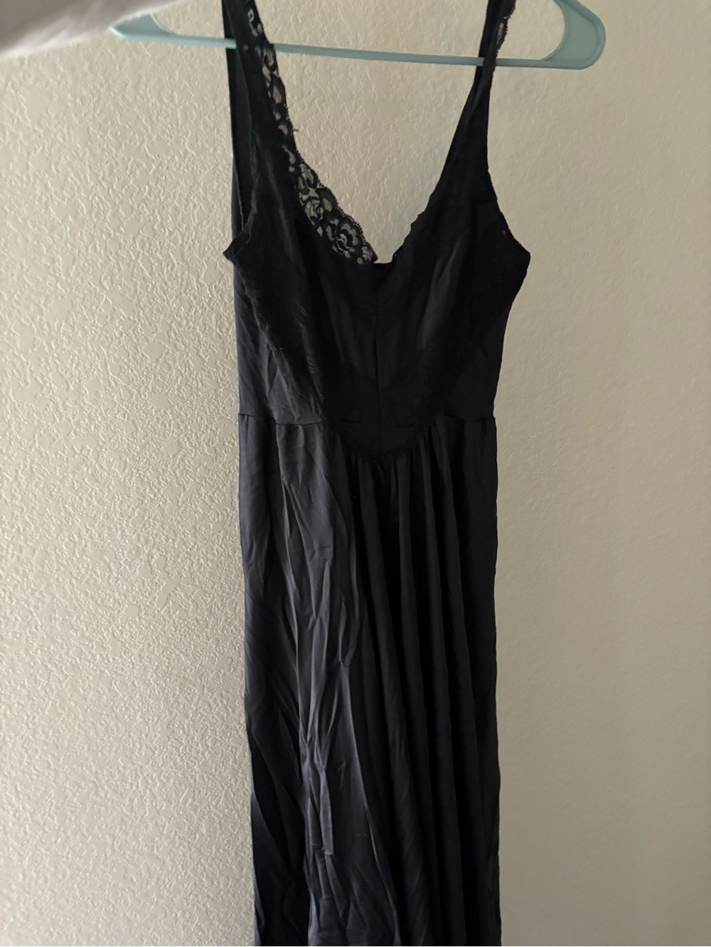 Elegant Black Lace-Trim Women’s night gown